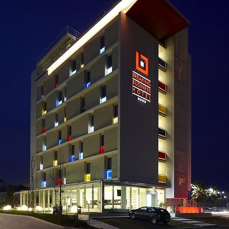 Breaking Business Hotel 모스치아노 산탄젤로 외부 사진