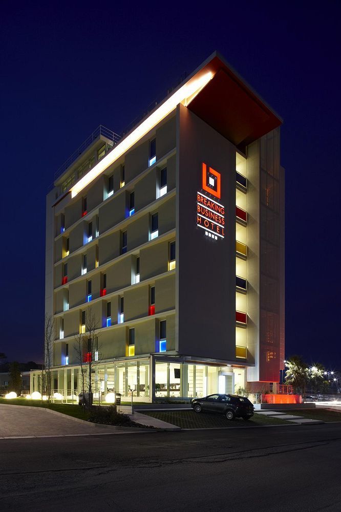 Breaking Business Hotel 모스치아노 산탄젤로 외부 사진