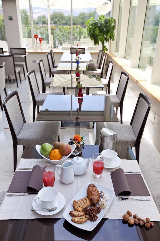 Breaking Business Hotel 모스치아노 산탄젤로 외부 사진